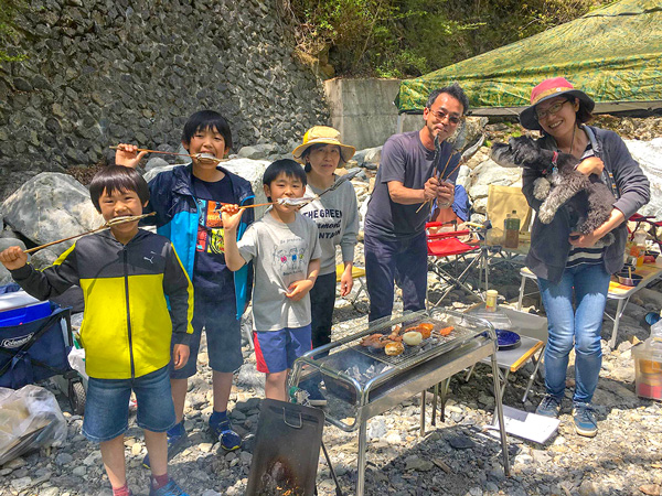 写真：バーベーキュー　トラウトオン！入川